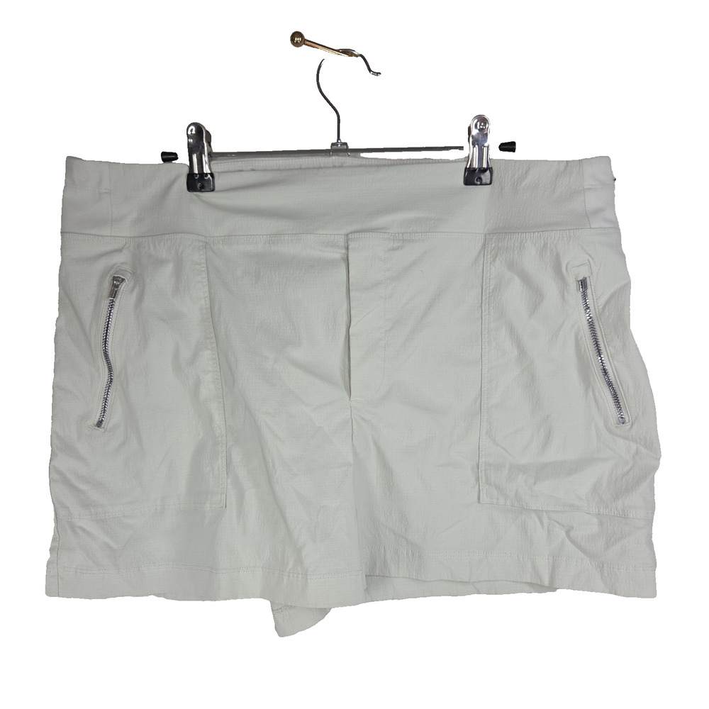 Athlete Shorts Womens Sz 16 Green Athletic Spring Summer Easter Exercise Pockets